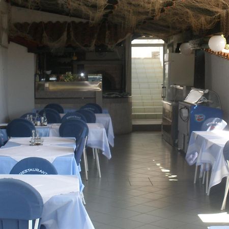 Pansion Manuela Hotel Vrsar Bagian luar foto