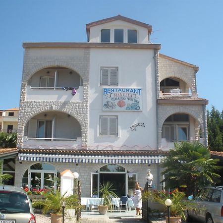 Pansion Manuela Hotel Vrsar Bagian luar foto