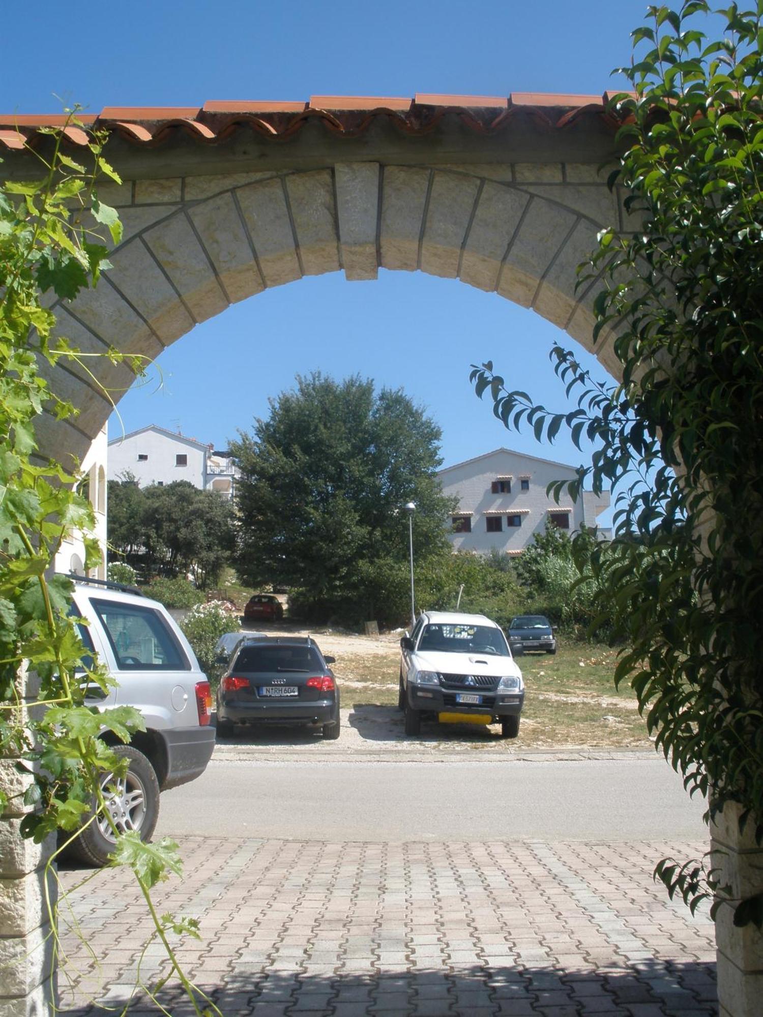 Pansion Manuela Hotel Vrsar Bagian luar foto